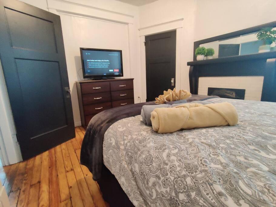 Lovely 2Br W Office Space - King Bed & Alexa Apartment Pittsburgh Exterior photo